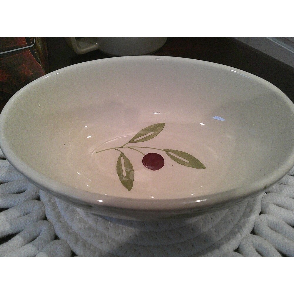 VINTAGE  CRATE & BARREL CRANBERRIES,TWIGS/LEAVES PATTERN 6" OVAL BOWL